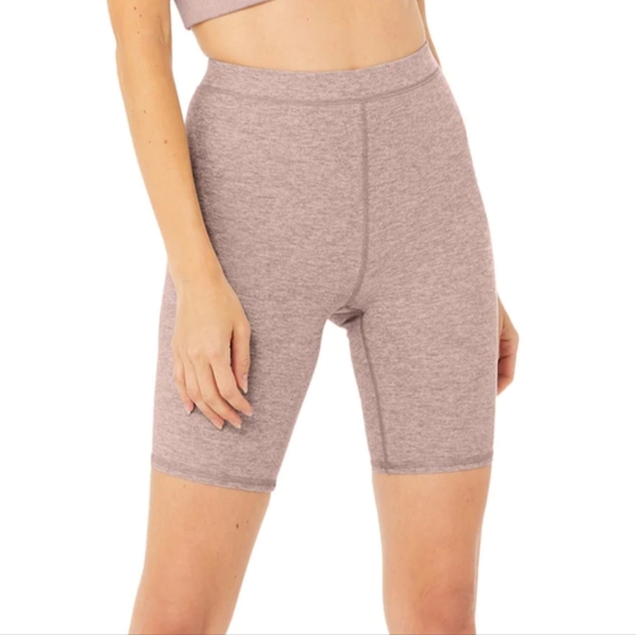 ALO Yoga Pants - 7" High Waist Alosoft Flow Biler Short
